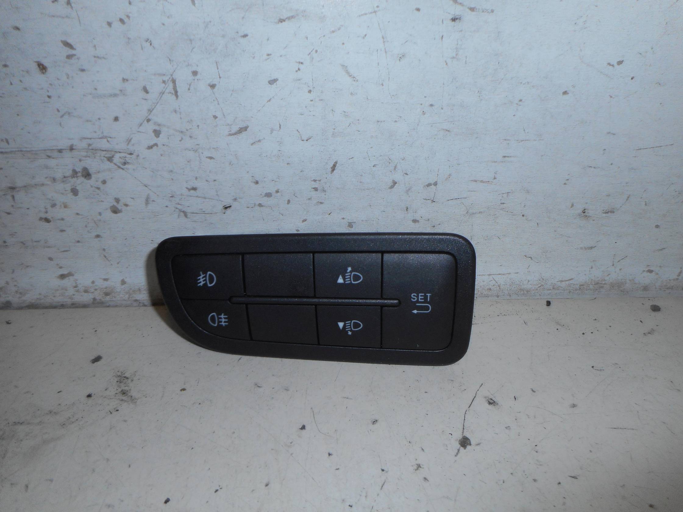 Interruttore blocco comando luci